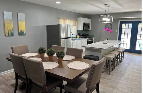 Heritage Casa | Near Sea World/ Lackland AFB/ many shops and stores within minutes away