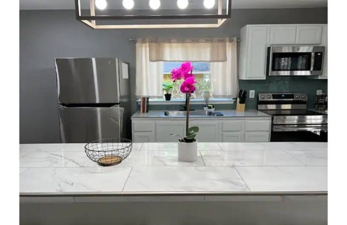 Heritage Casa | Near Sea World/ Lackland AFB/ many shops and stores within minutes away