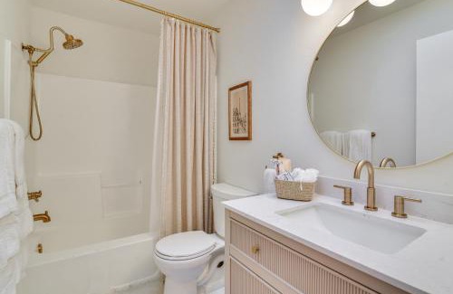 Beaverton Casa | Near Shops and Cafes Beaverton Haven with Luxe Decor!