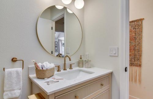 Beaverton Casa | Near Shops and Cafes Beaverton Haven with Luxe Decor!