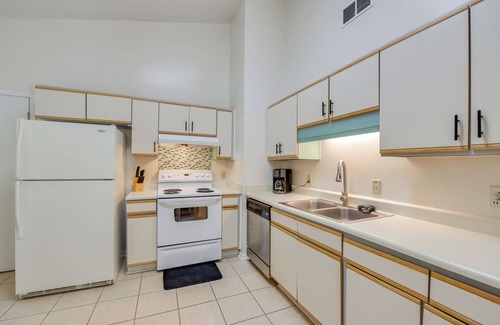 Richmond Hill Casa | Near Shops & Eats: Richmond Hill Home w/ Yard!