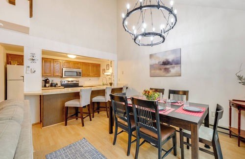 Lake Harmony Casa | Near Skiing & Lakes: Contemporary Poconos Townhome