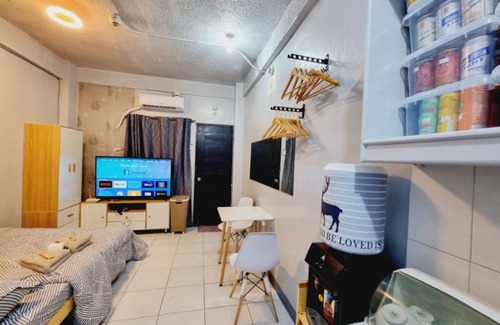 Pasong Tamo Apartamento | Near SM North and MRT/LRT - Perfect for roaming around Metro Manila!