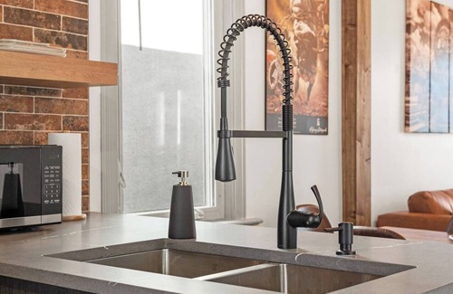 Ramsay Casa | NEAR STAMPEDE - Urban Retreat with Outdoor Oasis