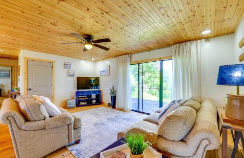 Golden Casa | Near Table Rock Lake Family Home with Deck and Views