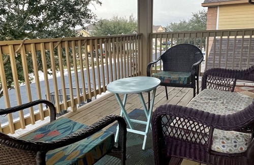 Los Cielos Casa | Near Tesla, CoA & Airport, 4 Beds, Balcony/Patios