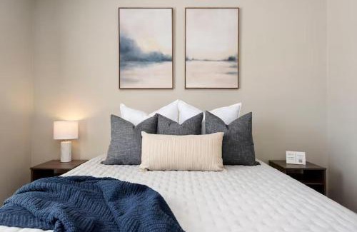 College Station Casa | Near Texas A&M, Spacious Living Room, 4 Queen Beds