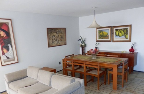 Boa Viagem Apartamento | Cerca de la playa de Boa Viagem, a pocas cuadras del Shopping Recife!