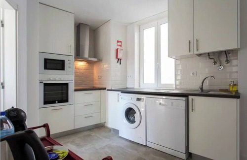 Alcantara Apartamento | Near the River 3 Bedrooms Flat, with AC for 9