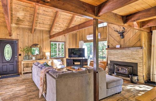 Twain Harte Casa | Near Trails Cabin with 2-Level Deck in Twain Harte