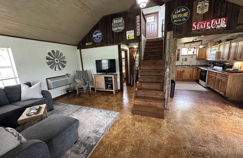 Hennepin Casa | The Brandin 'Post en el rancho Flyin' D
