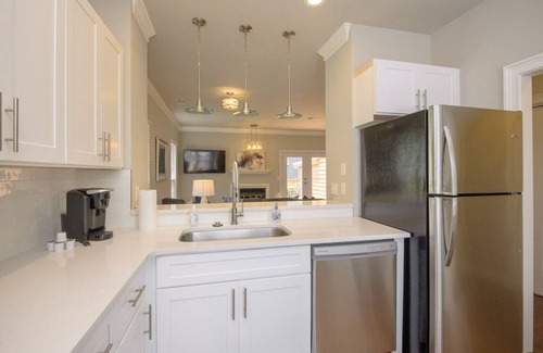 West End Condominio | Relájese en la cubierta en este moderno y exclusivo condominio cerca de Vandy / Broadway