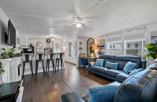 Lake Dallas Casa | Near Water: Lake Dallas Home w/ Furnished Patio!