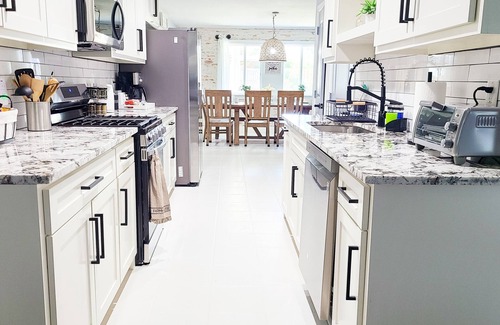 Dallas Casa | Near White Rock Lake and Arboretum, Relax and Clean 5 Bedrooms
