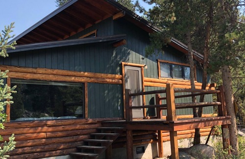 Cody Cabina | Near Yellowstone, this Cabin will throw you back in time!