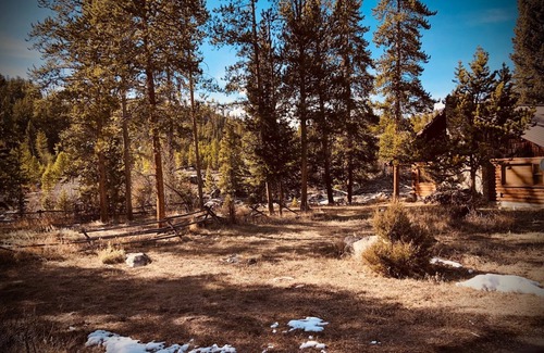 Cody Cabina | Near Yellowstone, this Cabin will throw you back in time!