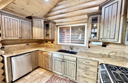 Mammoth Creek Cabina | Close to Zion Panaramic views Pet Friendly!