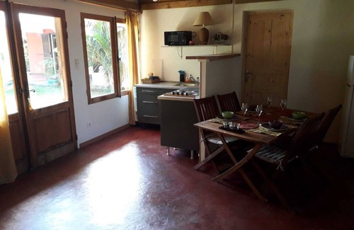Etang Sale Les Bains Villa | playa más cercana, colores Villa volvieron a su jardín y piscina