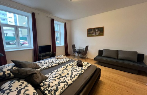 Simmering Apartamento | Neat 1BR Apt. Simmering - Ideal for Longstays