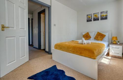 Little Hay Apartamento | NEC Exhibitor Home, Stay near Birmingham Airport