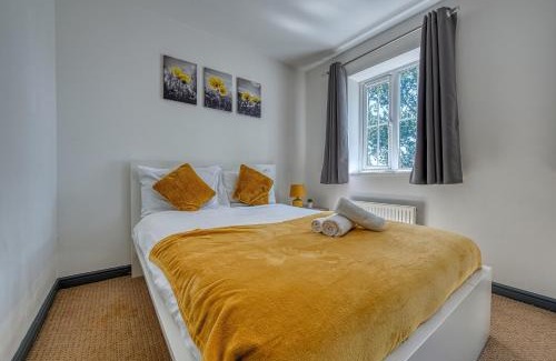 Little Hay Apartamento | NEC Exhibitor Home, Stay near Birmingham Airport