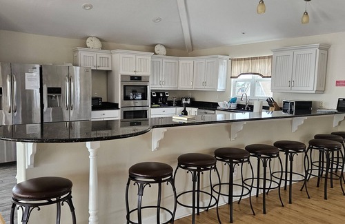 Sandbridge Casa | Need a great beach getaway? INDOOR AND OUTDOOR POOL!