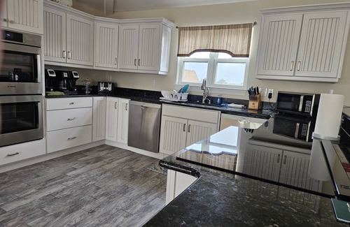 Sandbridge Casa | Need a great beach getaway? INDOOR AND OUTDOOR POOL!