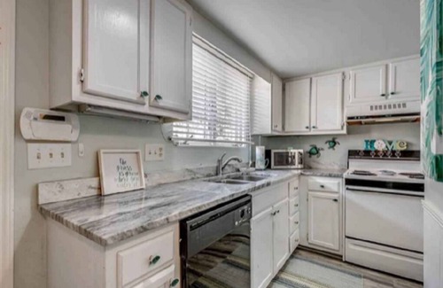 Myrtle Beach Casa | NEED SPACE? Entire Townhouse-Large 2-Bdrm 1,150sf Steps to Beach. 5% Off 7Nights