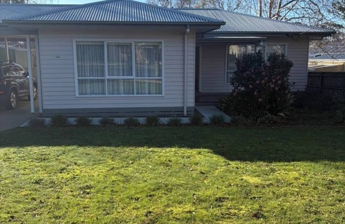 Neerim South Casa | Neeri Home is a central, peaceful retreat with enough room for everybody.