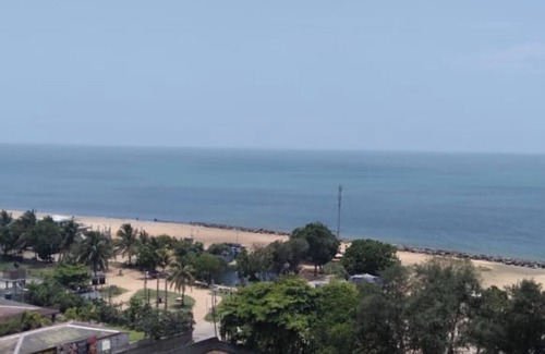 Negombo Apartamento | Negombo Ocean Breeze residency-Alandra with Seaview and rooftop pool.