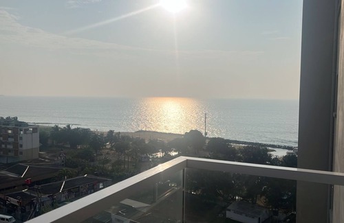 Negombo Apartamento | Negombo Ocean Breeze residency-Alandra with Seaview and rooftop pool.