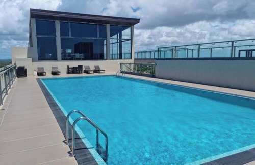 Negombo Apartamento | Negombo Ocean Breeze residency-Alandra with Seaview and rooftop pool.