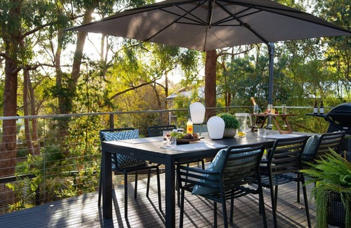 Hepburn Springs Casa | Negroni Lane - A stylish villa nestled in the serene bushland of Hepburn Springs.