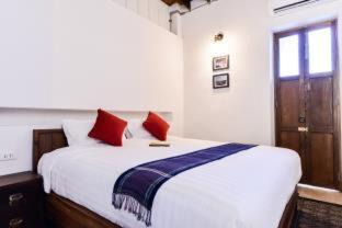 San Chao Pho Suea Cama Y Desayuno | Neighbor Phuthon