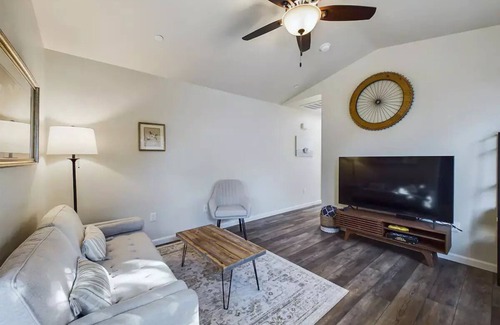 McKinleyville Casa | Neighborhood Hideaway