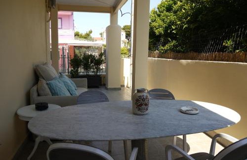 Spata-Artemida Apartamento | Nelli's Home near the airport, sea and port