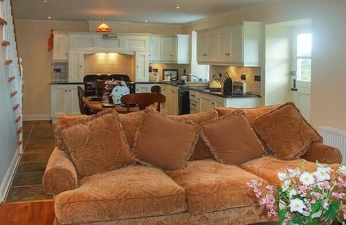 Bantry Casa | NELLIE'S FARMHOUSE, family friendly in Durrus, County Cork