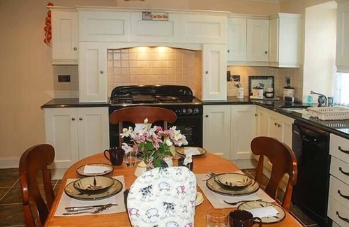 Bantry Casa | NELLIE'S FARMHOUSE, family friendly in Durrus, County Cork