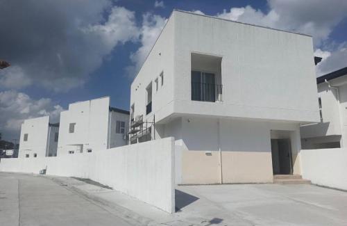 Clark Freeport Villa | Nemo Villa Clark