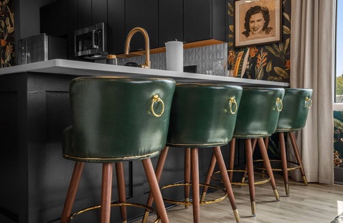 Nashville Apartamento | Neo- Luxe Nashville Speakeasy that sleeps 6!