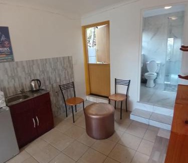 Ottery Apartamento | Neo & Ruks Guest Houses Boston Belleville 5