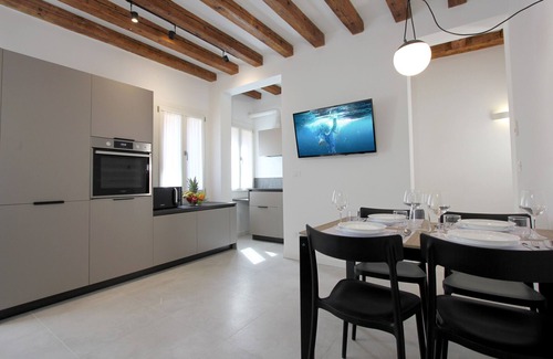 Santa Croce Apartamento | Neon Art (Residence Modern Art)