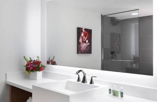 Downtown Las Vegas Casa | Neon Capital of the World! 4 Comfortable Units, Pool, Casino, Free Parking