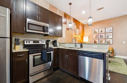 West End Condominio | Neon Daes Amazing 1 Bedroom Near Vandy and Broadway!