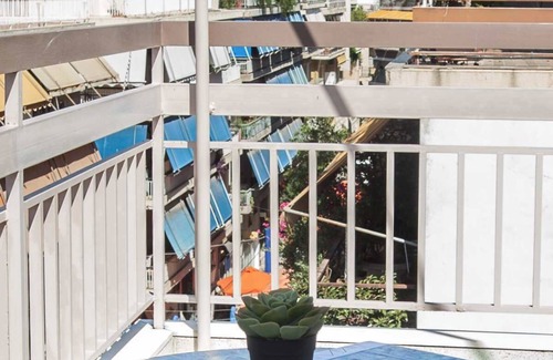 Kinosargous Apartamento | Neos Kosmos Gem with Balcony and Acropolis View