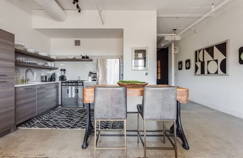 Old Fourth Ward Apartamento | Neptune Loft by Atlanta Luxury Rentals