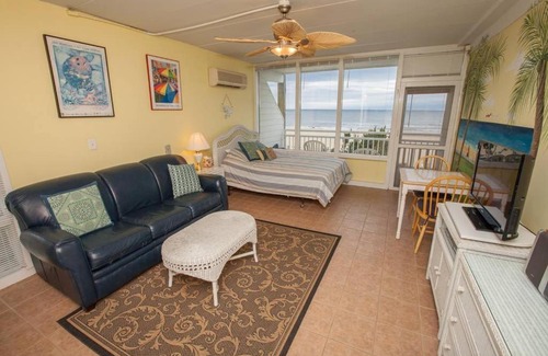 Northeast Virginia Beach Apartamento | Neptune's Palace Condo