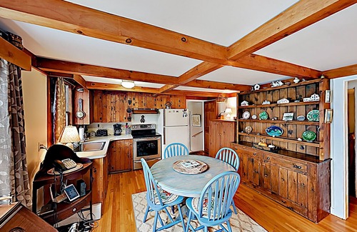 Mount Desert Cabaña | Nest On Mount Desert Isle w Beach - 8 Mi to Acadia