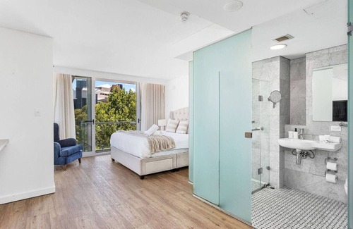 Perth Hotel | Nest on Newcastle – N4