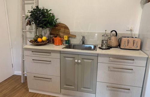 Shire of Gatton Apartamento | Nestled at the Base of Toowoomba Range …A beautiful comfortable rural cottage .